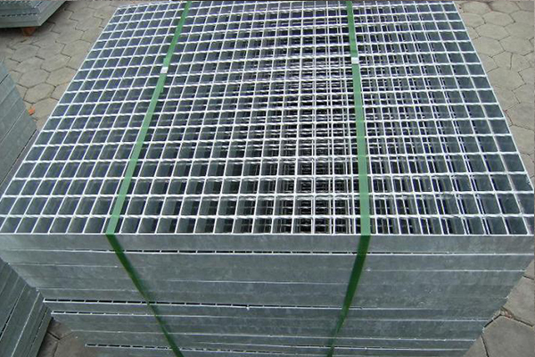 热镀锌钢格板在制造工艺上的优点和缺点介绍